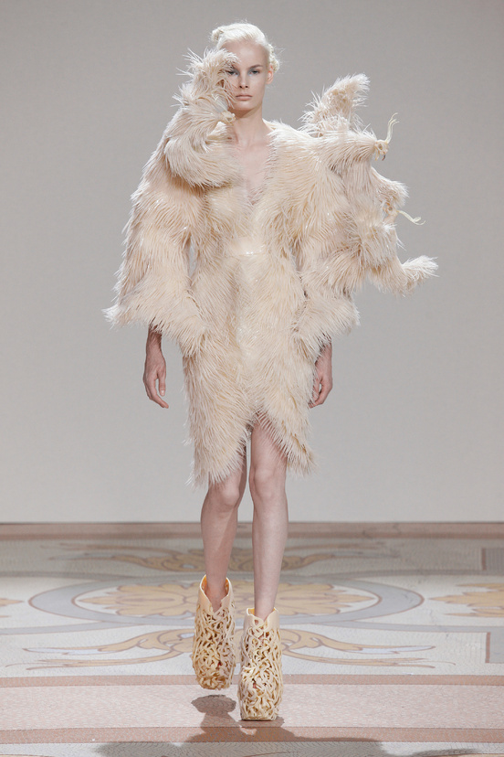 Iris Van Herpen Haute Couture Fall 2013 | the CITIZENS of FASHION