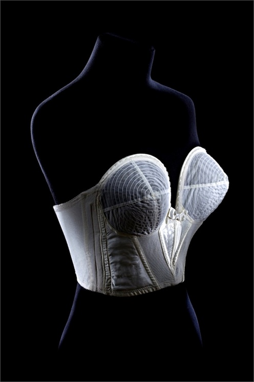 Strapless bra 1950 Collection Melanie Talkington © Patricia Canino