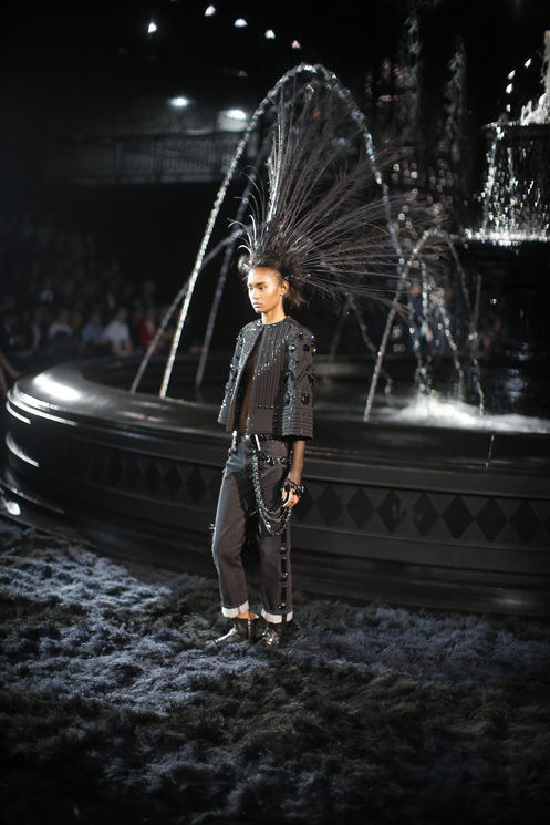 Marc Jacobs' Last Louis Vuitton Show Dominates the Catwalks